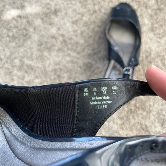 Patent Navy Blue Sling back heels 8 - Picture 2 of 4